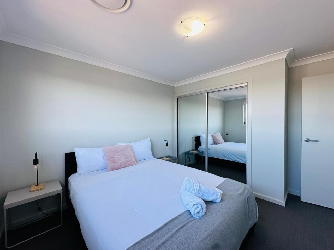 Jc House - 4 Bedroom Ac & Wi-Fi Close Coles & Train Ingleburn Exterior foto