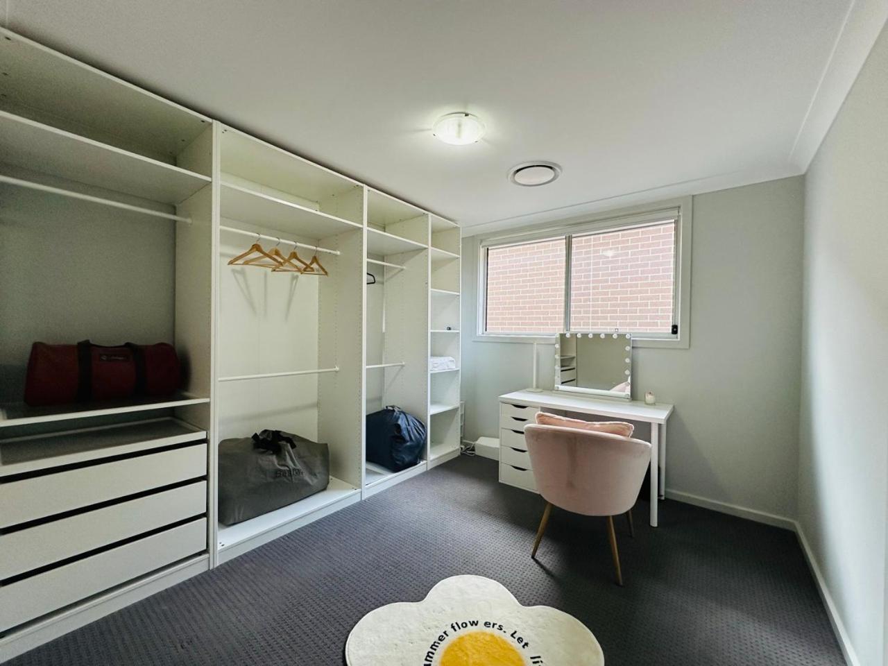 Jc House - 4 Bedroom Ac & Wi-Fi Close Coles & Train Ingleburn Exterior foto